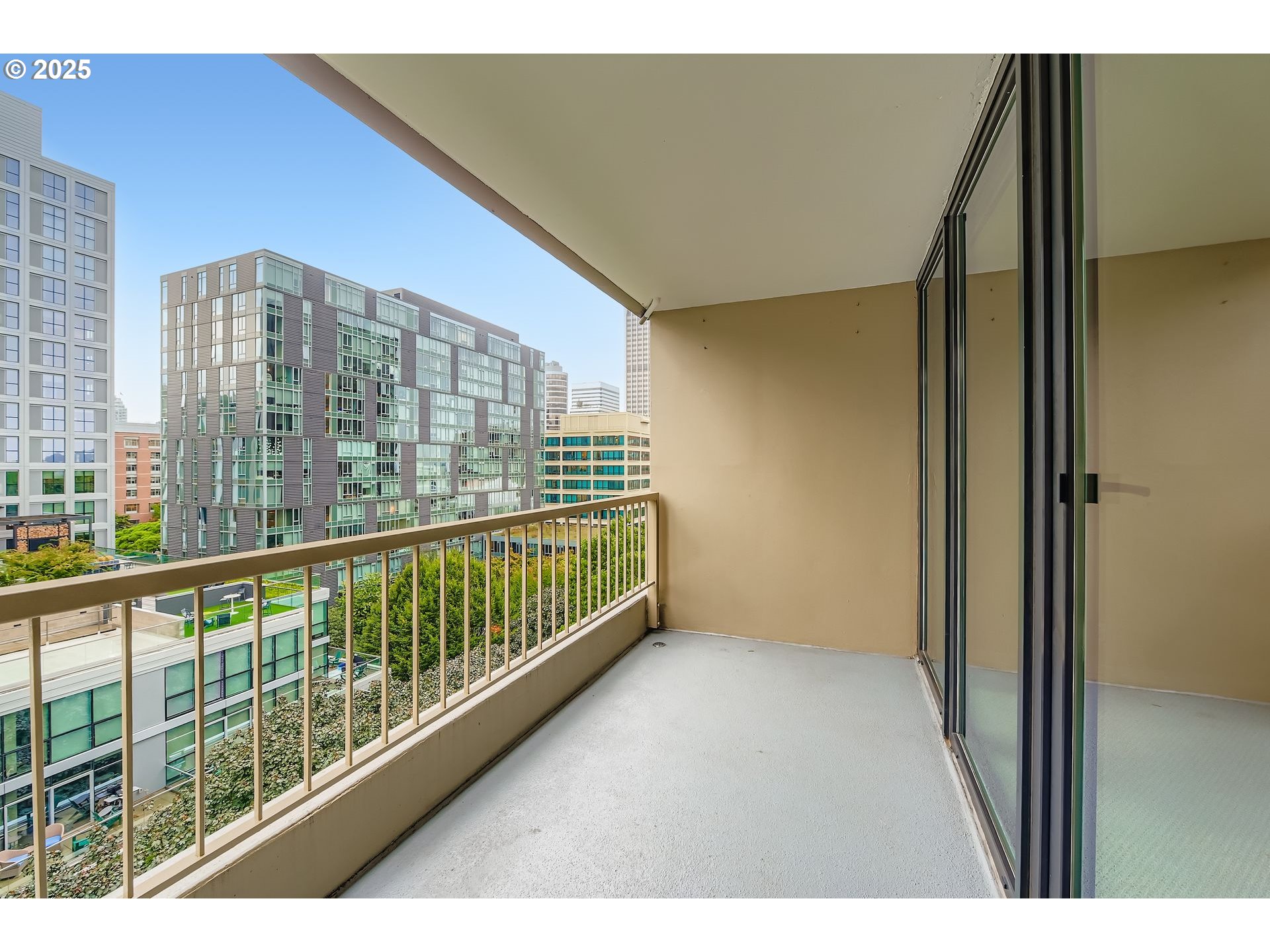 255 Southwest Harrison Street, Unit 9D Portland, OR 97201 - Photo 5 of 32 Deck