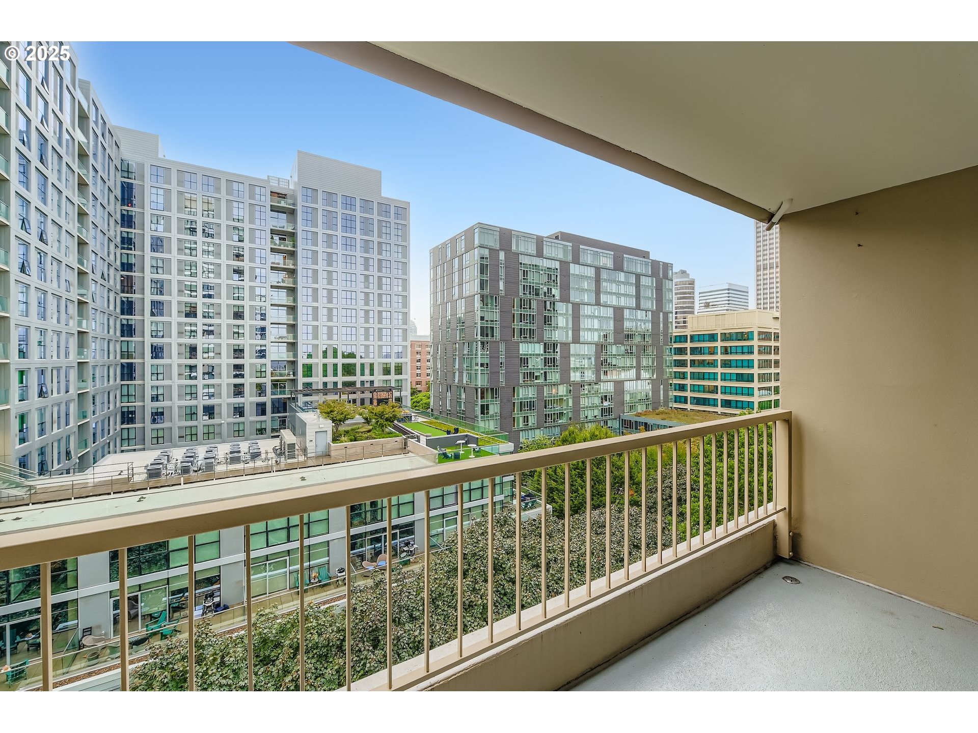 255 Southwest Harrison Street, Unit 9D Portland, OR 97201 - Photo 8 of 32 View