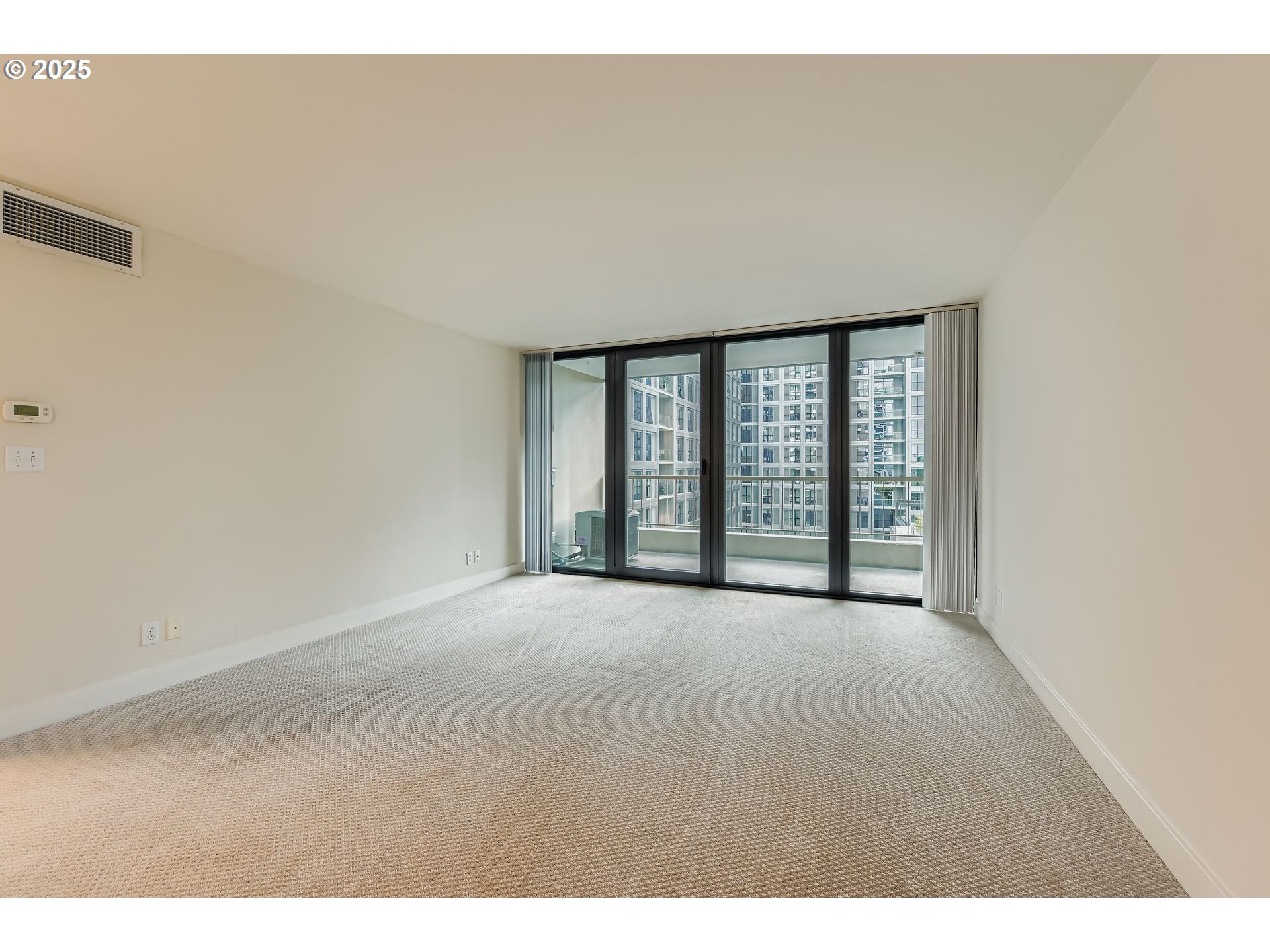 255 Southwest Harrison Street, Unit 9D Portland, OR 97201 - Photo 10 of 32 Living Room