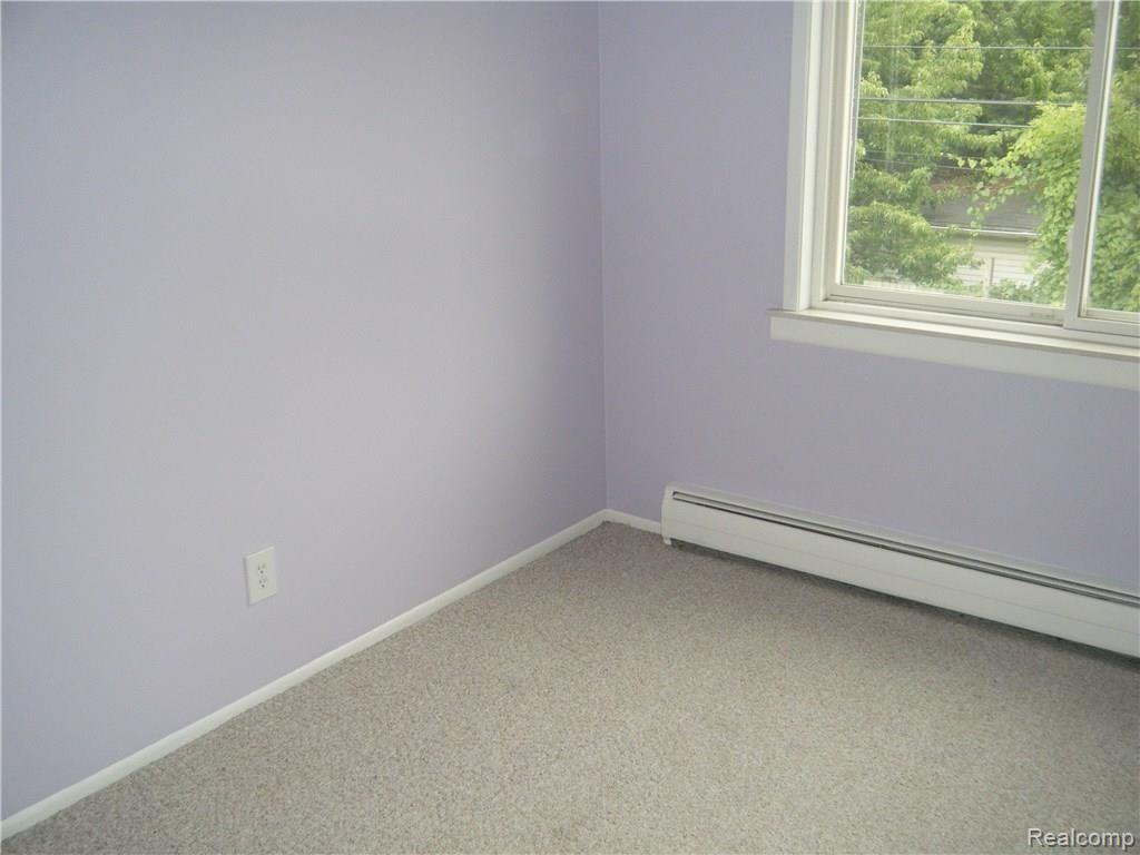 807 West Maple Road Clawson, MI 48017 - Photo 8 of 9