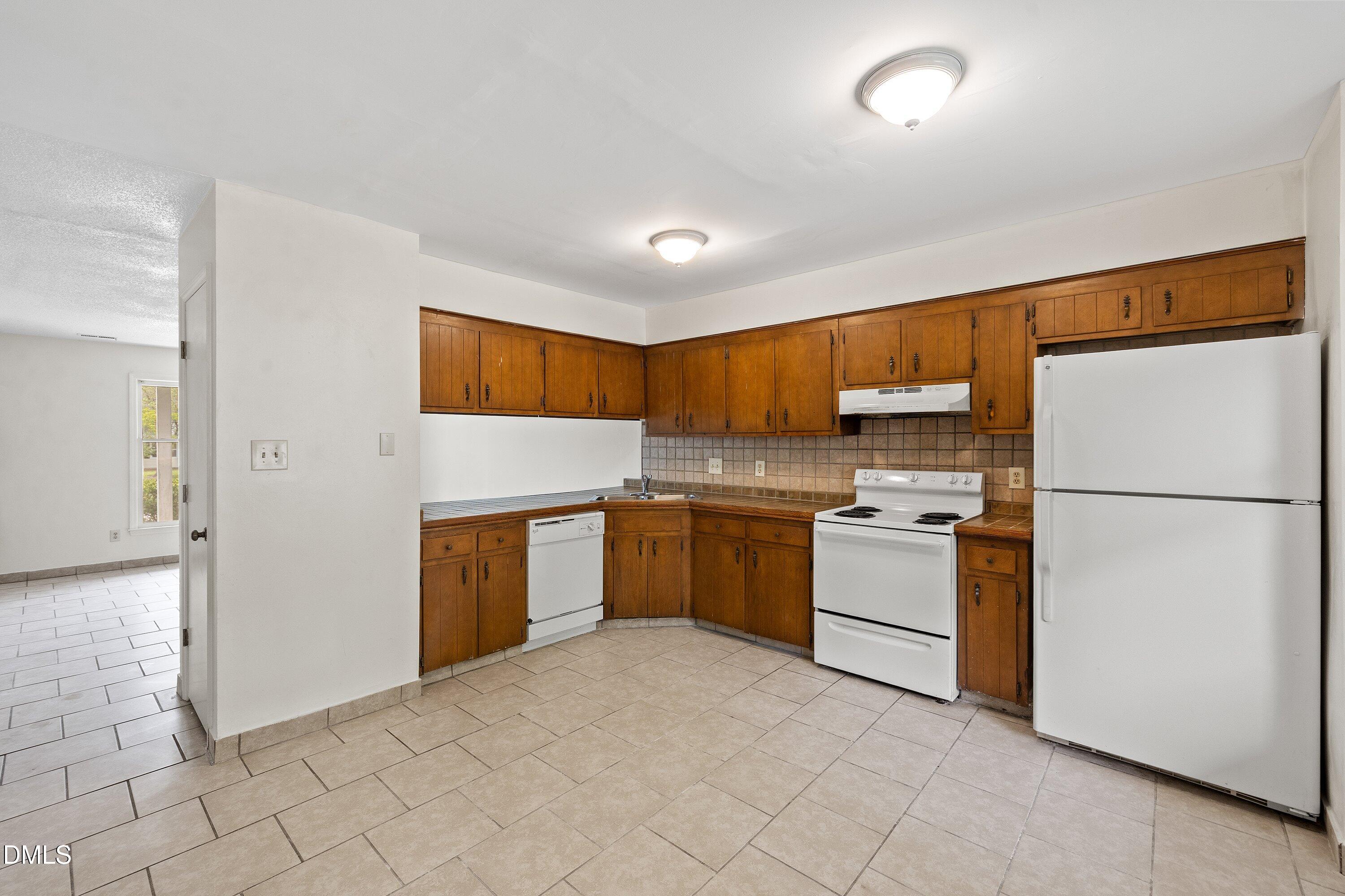 611 Springview Trail Garner, NC 27529 - Photo 15 of 40 14-611 Springview Trl_0092