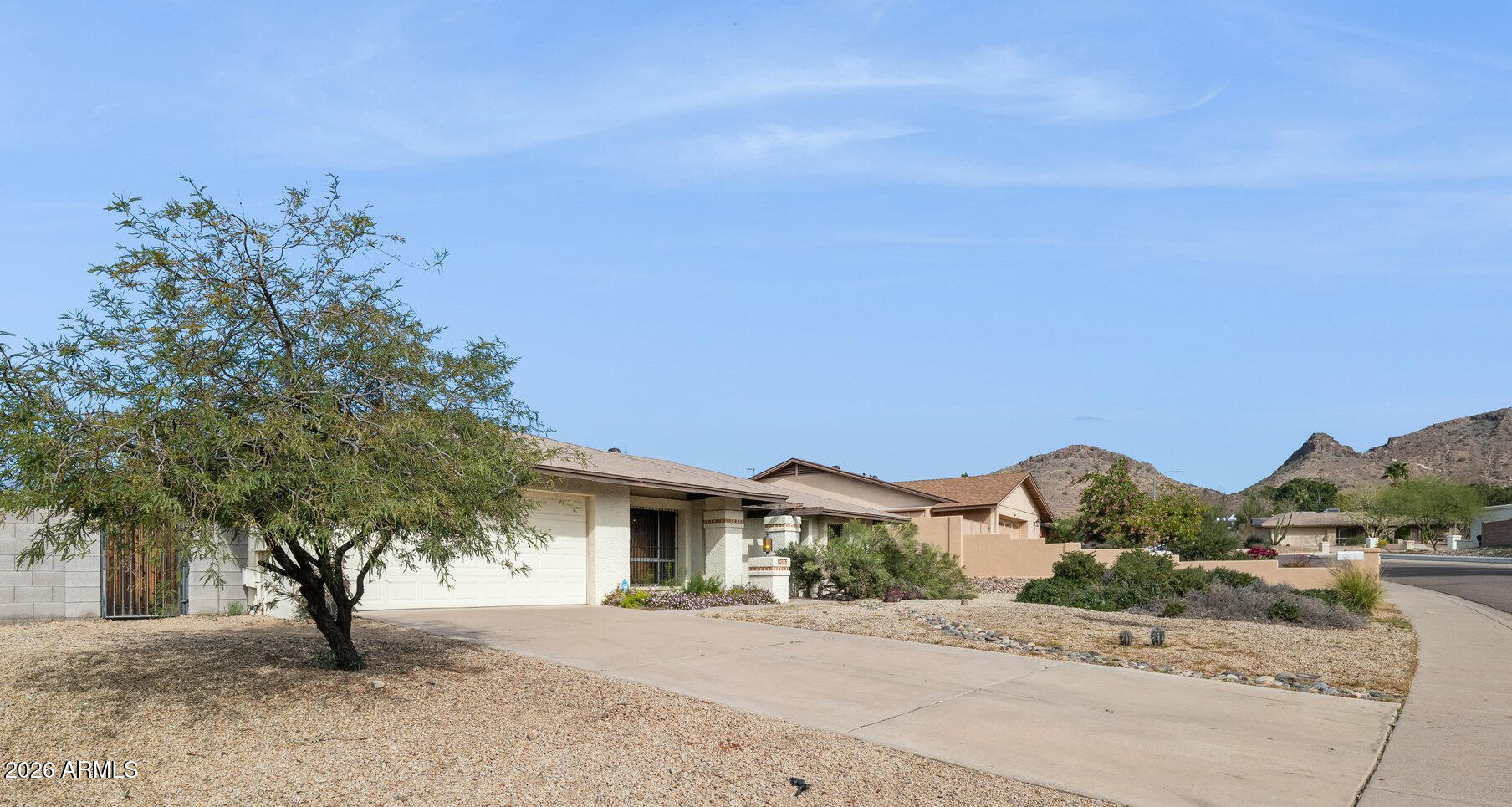 14232 North 11th Street Phoenix, AZ 85022 - Photo 2 of 24 3-web-or-mls-14232-north-11th-st crp