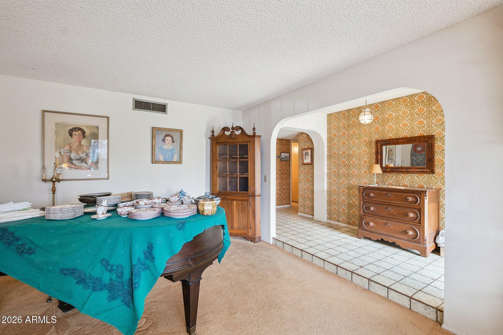 14232 North 11th Street Phoenix, AZ 85022 - Photo 4 of 24 6-web-or-mls-14232-north-11th-st