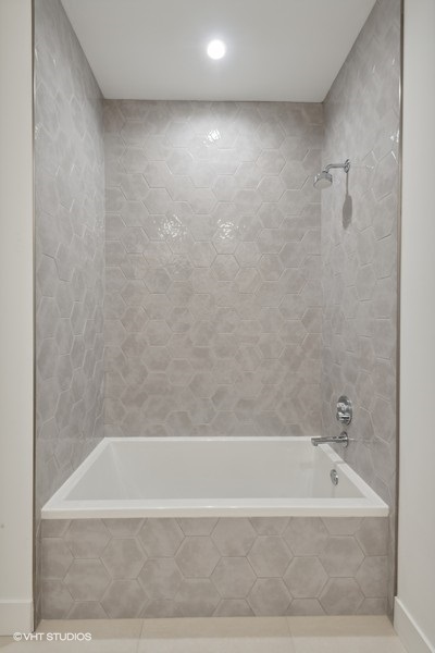 323 South Racine Avenue, Unit 6A Chicago, IL 60607 - Photo 22 of 28