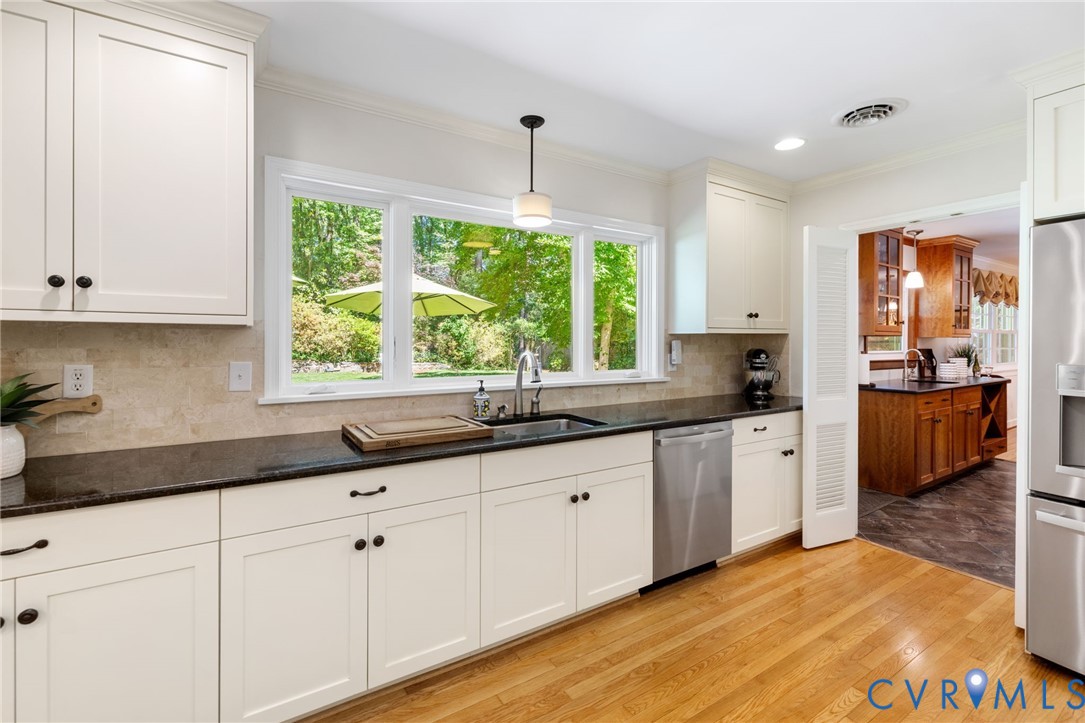 102 Raven Rock Road Henrico, VA 23229 - Photo 2 of 51 Let the sun shine in and enjoy admiring your outdo