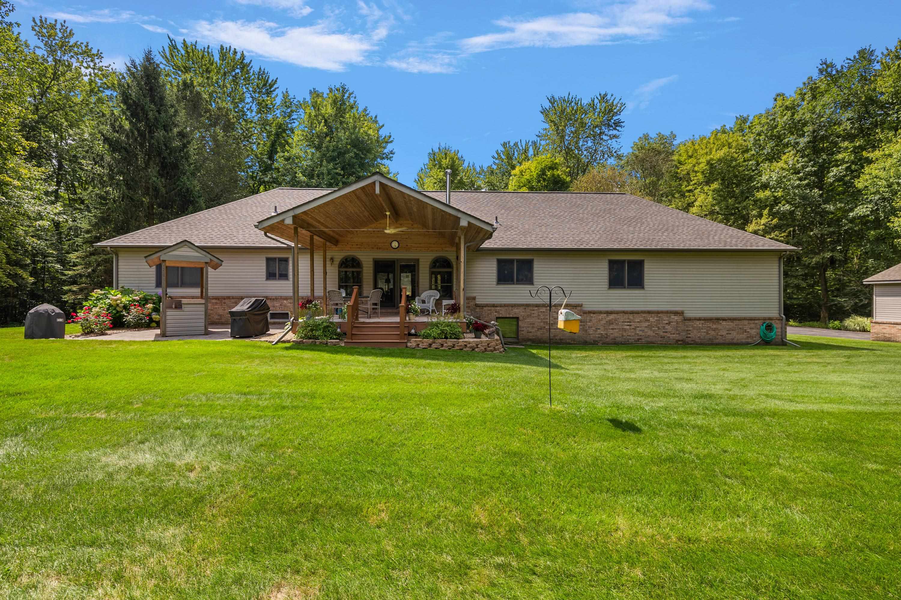 6870 Holland Road Algonac, MI 48001 - Photo 14 of 81 50151643-fc789fdc-fc21-4fb9-9e42-b95232269038.JPG