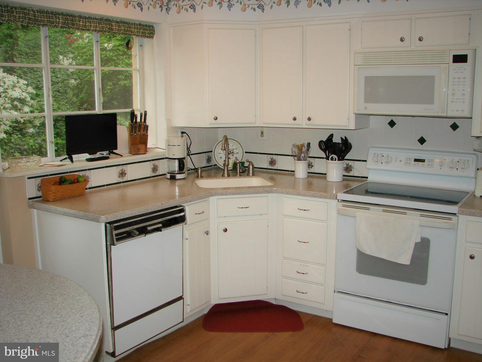 4 Brookside Circle Wayne, PA 19087 - Photo 6 of 25 Kitchen
