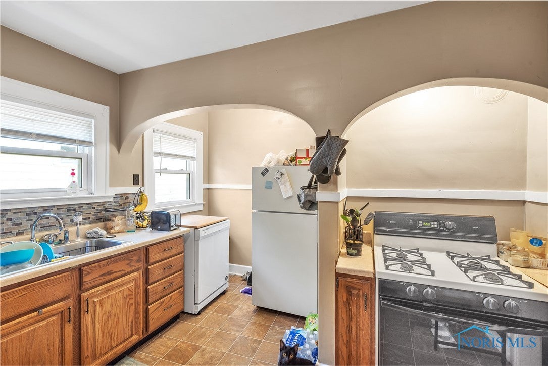 2030 Wyndhurst Road Toledo, OH 43607 - Photo 20 of 36 Gallery Image 20