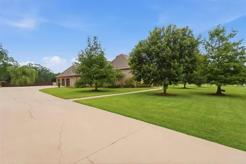 $575,500 | 438 Cassidy Drive, Jennings, LA 70546