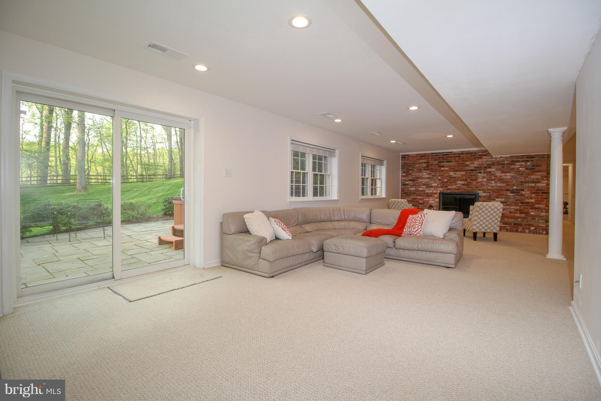 2038 Carrhill Road Vienna, VA 22181 - Photo 23 of 29 New, high-grade carpet, natural light, gas FP