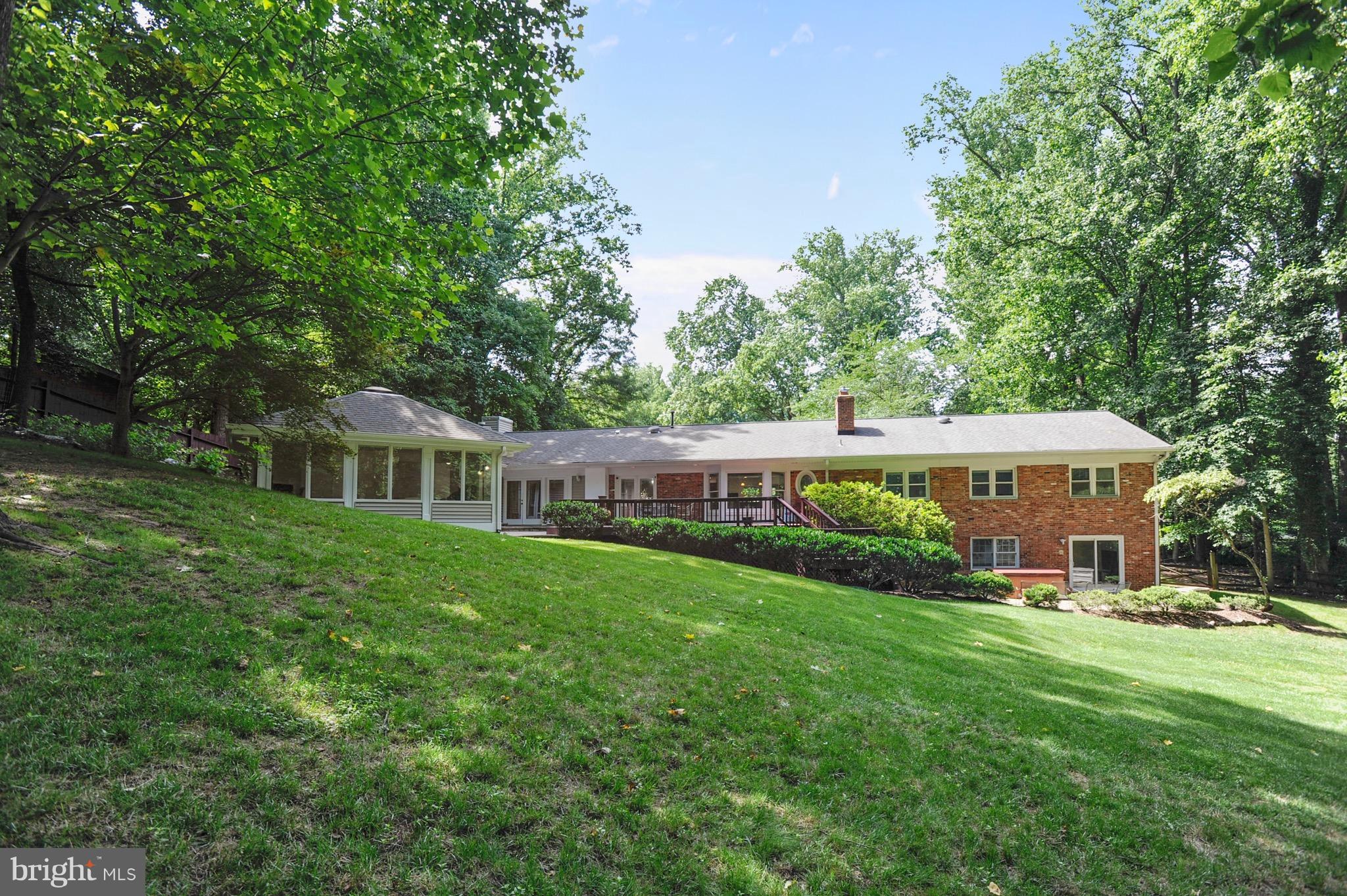 2038 Carrhill Road Vienna, VA 22181 - Photo 27 of 29 Exterior (Front)