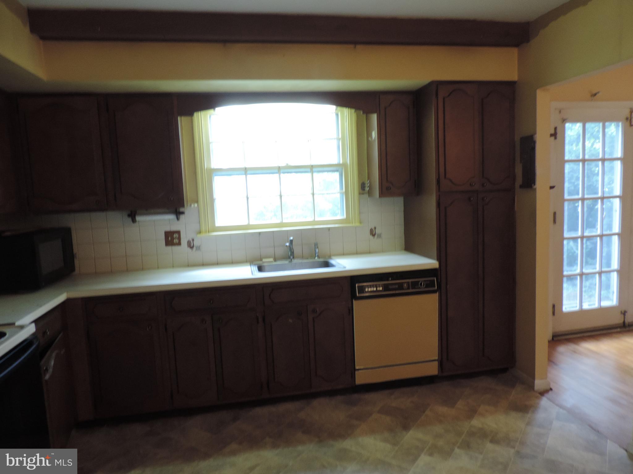 1907 Scott Road Oreland, PA 19075 - Photo 10 of 30 kitchen