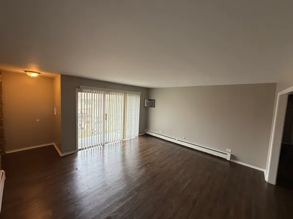 $2,300 | 1 Scotdale Road, Unit 3, La Grange Park, IL 60526