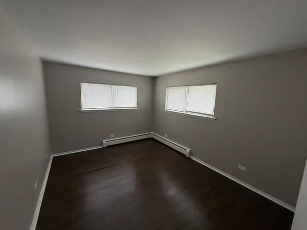 $2,300 | 1 Scotdale Road, Unit 3, La Grange Park, IL 60526