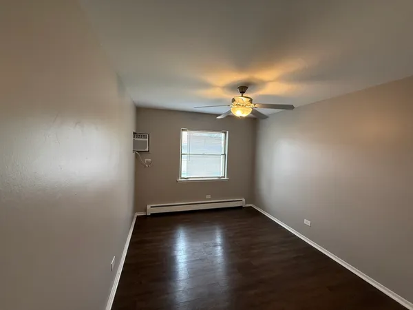 $2,300 | 1 Scotdale Road, Unit 3, La Grange Park, IL 60526