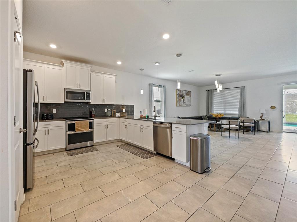 9084 Sommerset Hills Drive Davenport, FL 33896 - Photo 15 of 63