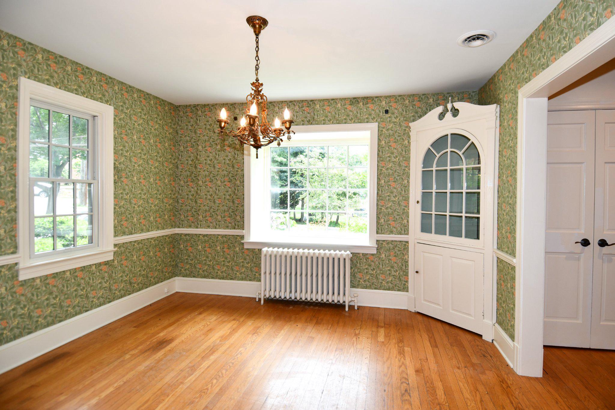 2608 Fordham Road Alexandria, VA 22302 - Photo 7 of 46 Charming dining room with vintage wallpaper.