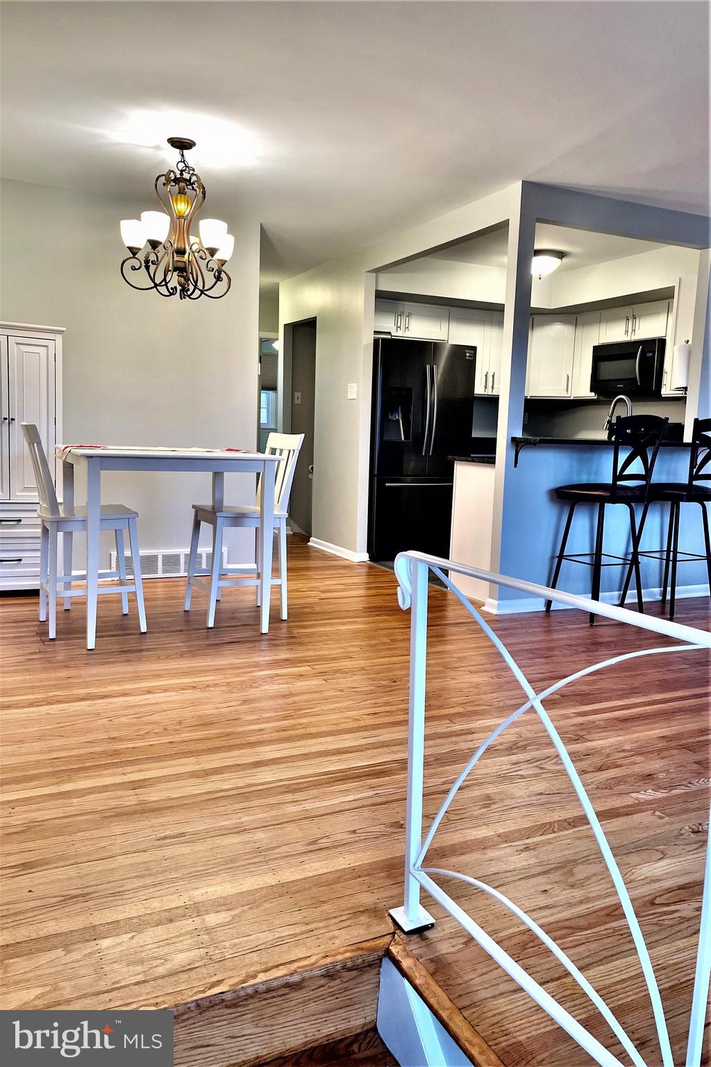 10205 West Keswick Road Philadelphia, PA 19114 - Photo 11 of 28 Dining and Kitchen