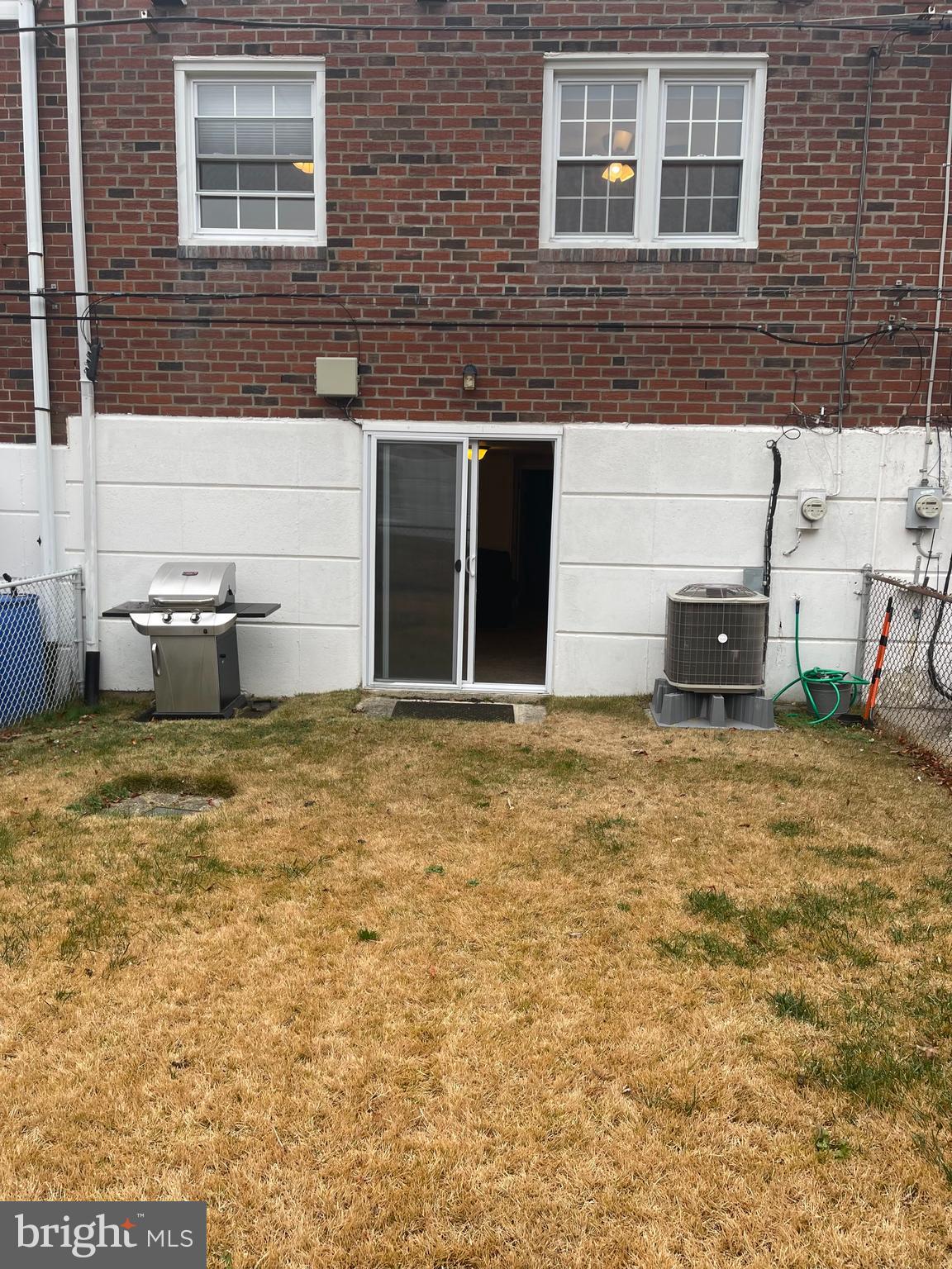 10205 West Keswick Road Philadelphia, PA 19114 - Photo 17 of 28 Rear access to yard