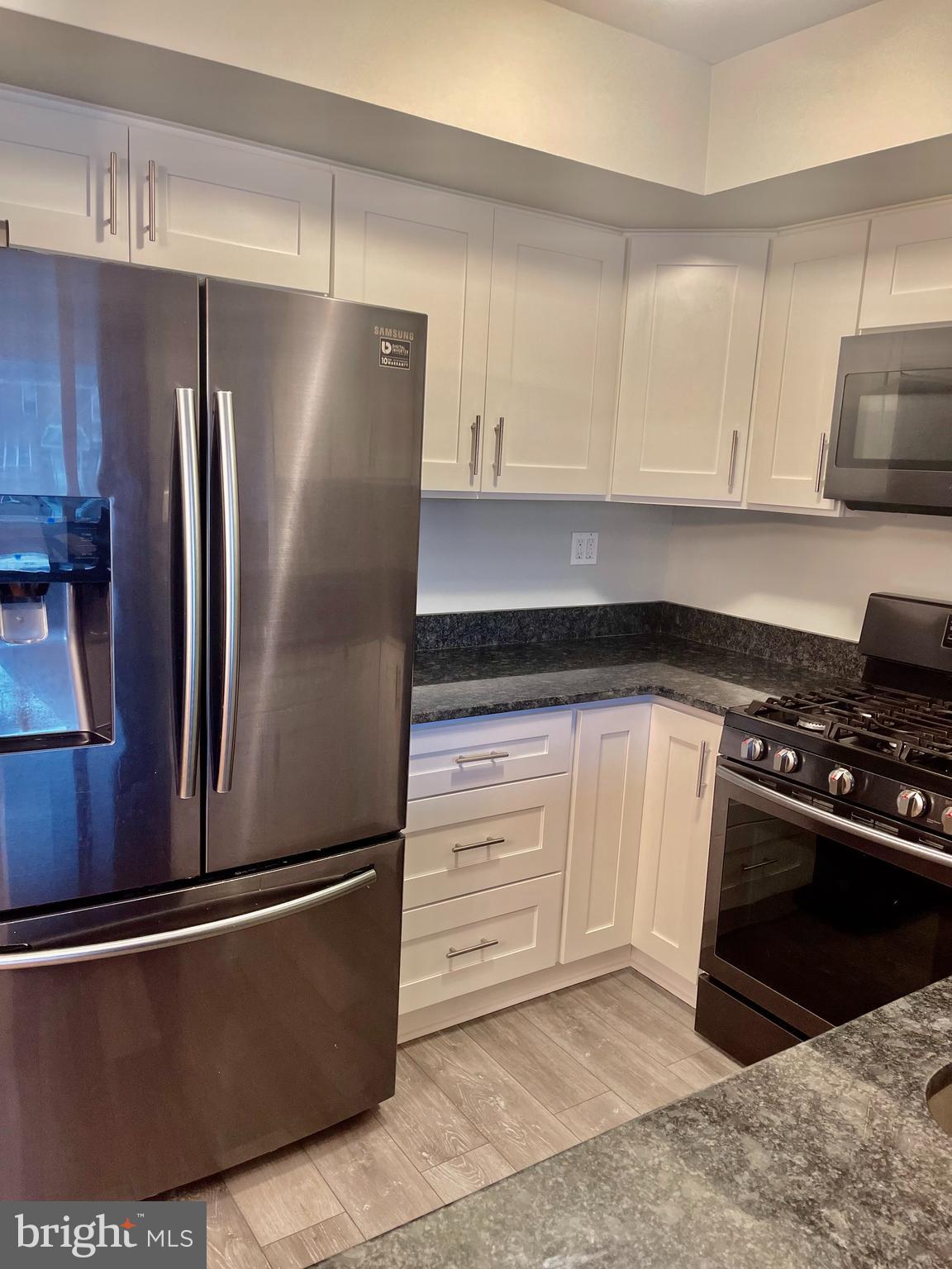 10205 West Keswick Road Philadelphia, PA 19114 - Photo 5 of 28 Kitchen