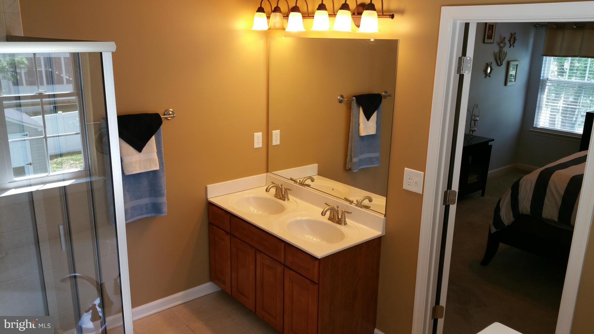 319 Riverside Drive Pasadena, MD 21122 - Photo 14 of 30 Bath (Master)
