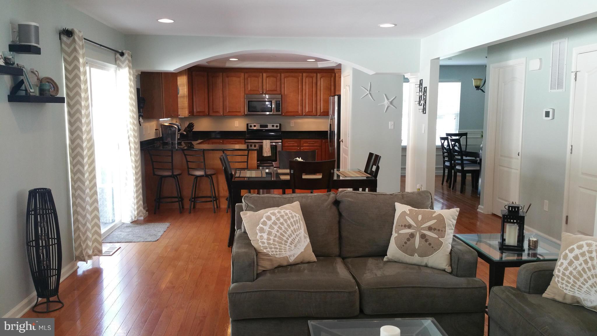 319 Riverside Drive Pasadena, MD 21122 - Photo 9 of 30 Interior (General)