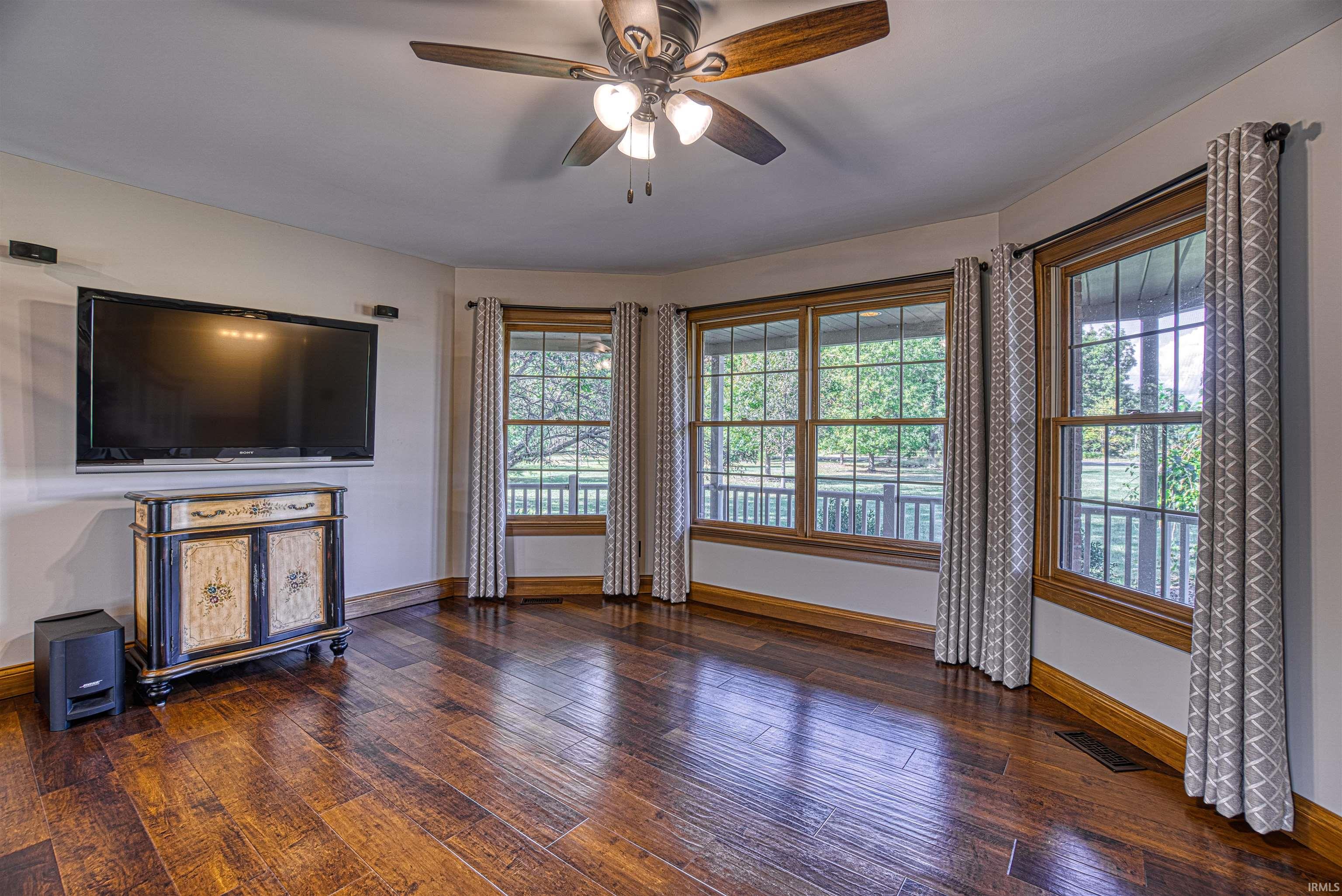 5739 Sharon Road Newburgh, IN 47630 - Photo 12 of 36 Gallery Image 12