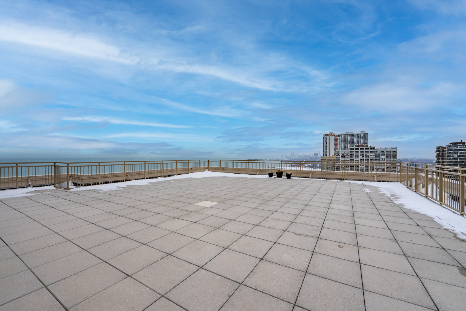 6301 North Sheridan Road, Unit 14J Chicago, IL 60660 - Photo 23 of 24