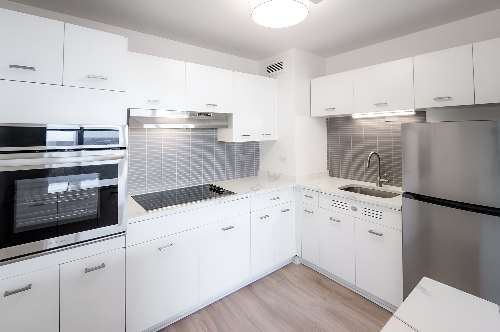 6301 North Sheridan Road, Unit 14J Chicago, IL 60660 - Photo 4 of 24