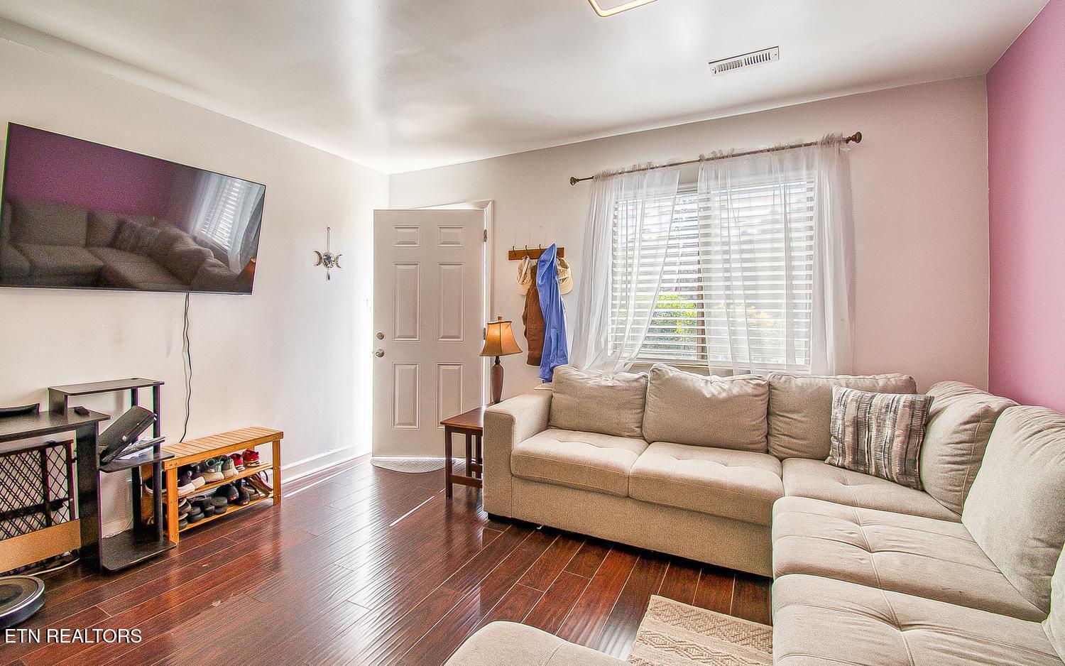 2705 Sood Road, Unit B Knoxville, TN 37921 - Photo 6 of 18 006-009-DSC 7790-1500x938