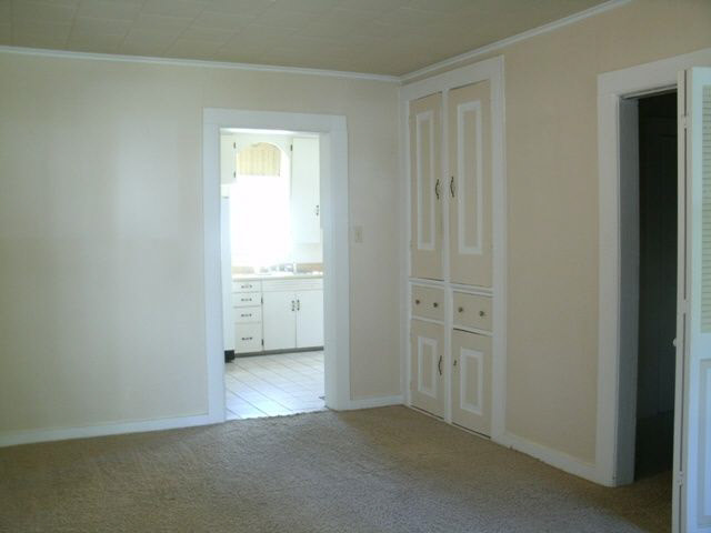 622 Hawpatch Street Lagrange, IN 46761 - Photo 4 of 13 Gallery Image 4