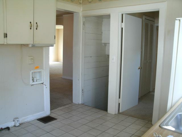622 Hawpatch Street Lagrange, IN 46761 - Photo 5 of 13 Gallery Image 5