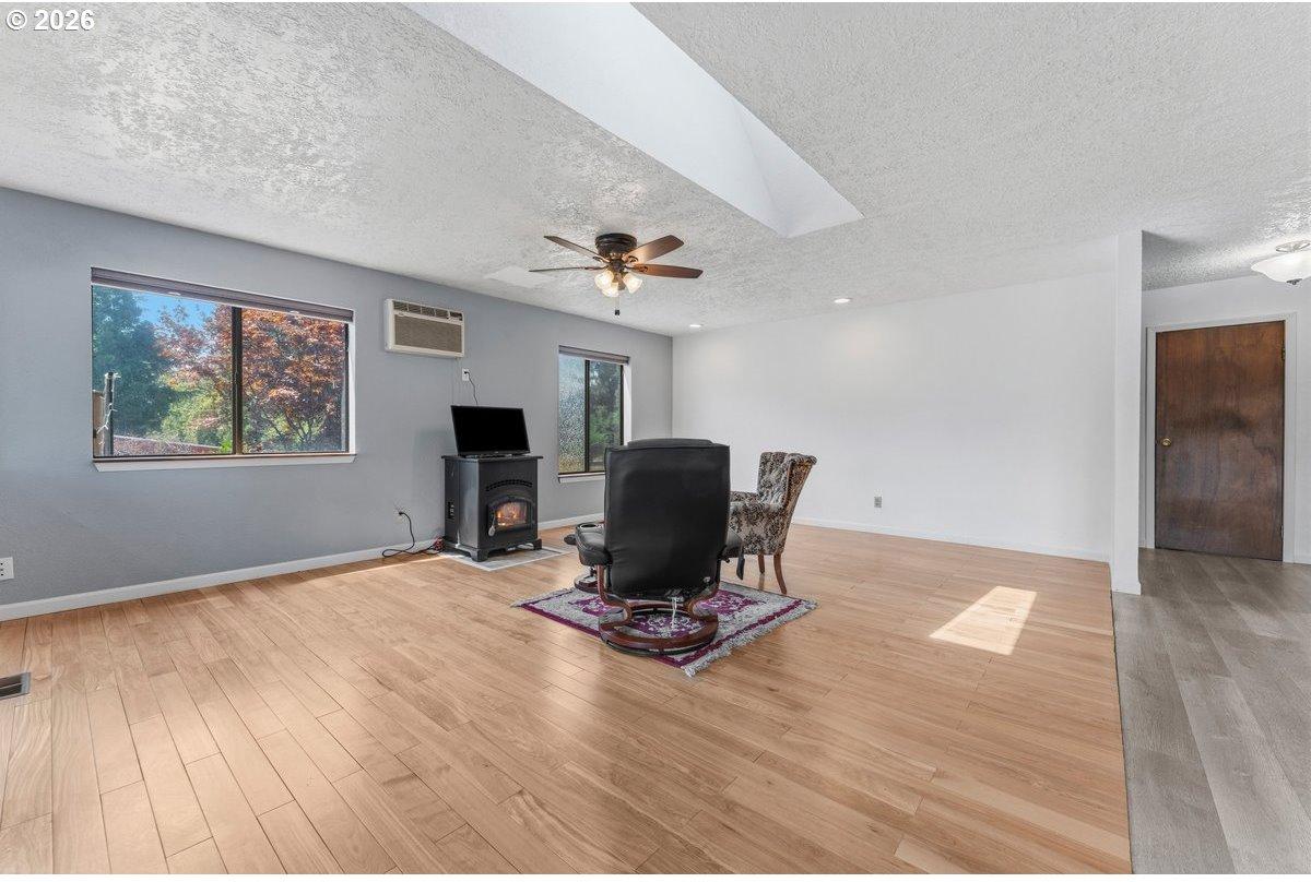 38100 Southeast Coupland Road Estacada, OR 97023 - Photo 7 of 48 Great Room