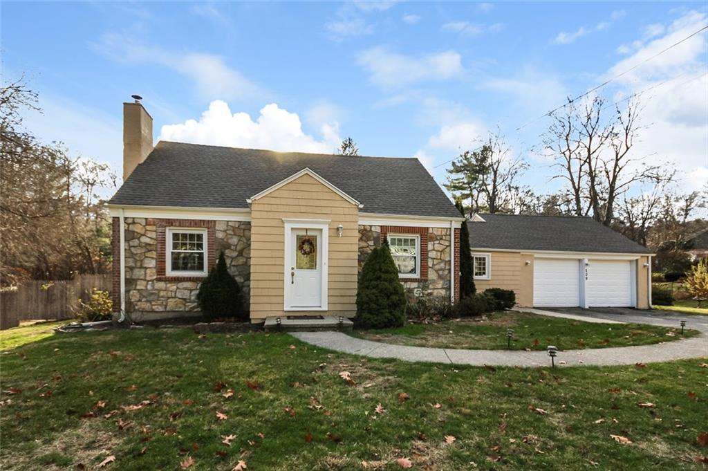209 Chestnut Hill Road Trumbull, CT 06611 - Photo 1 of 1 Gallery Image 1