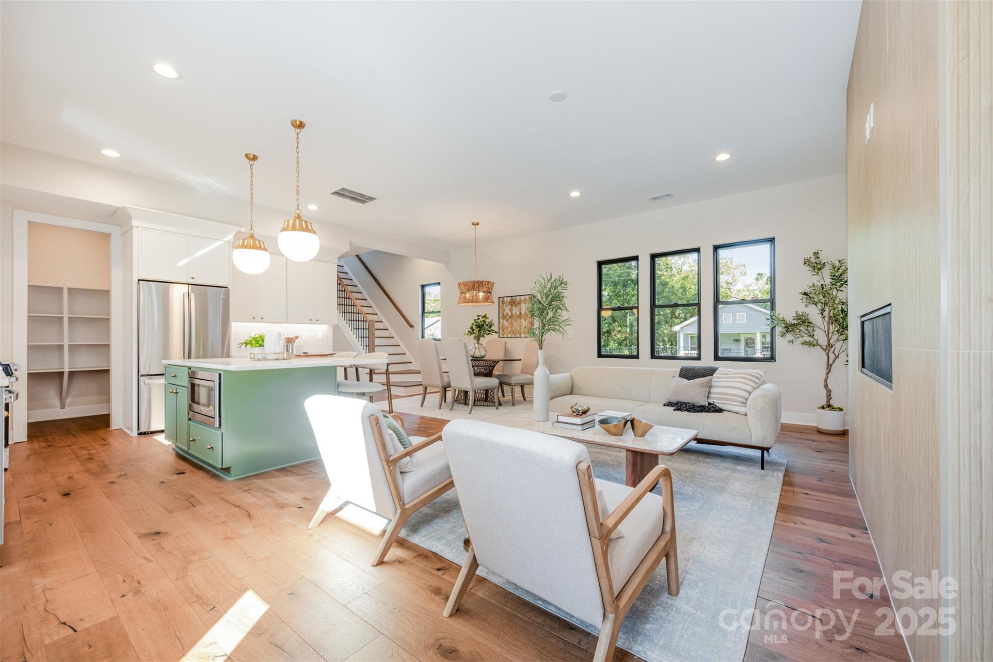 2001 Renner Street Charlotte, NC 28216 - Photo 3 of 28