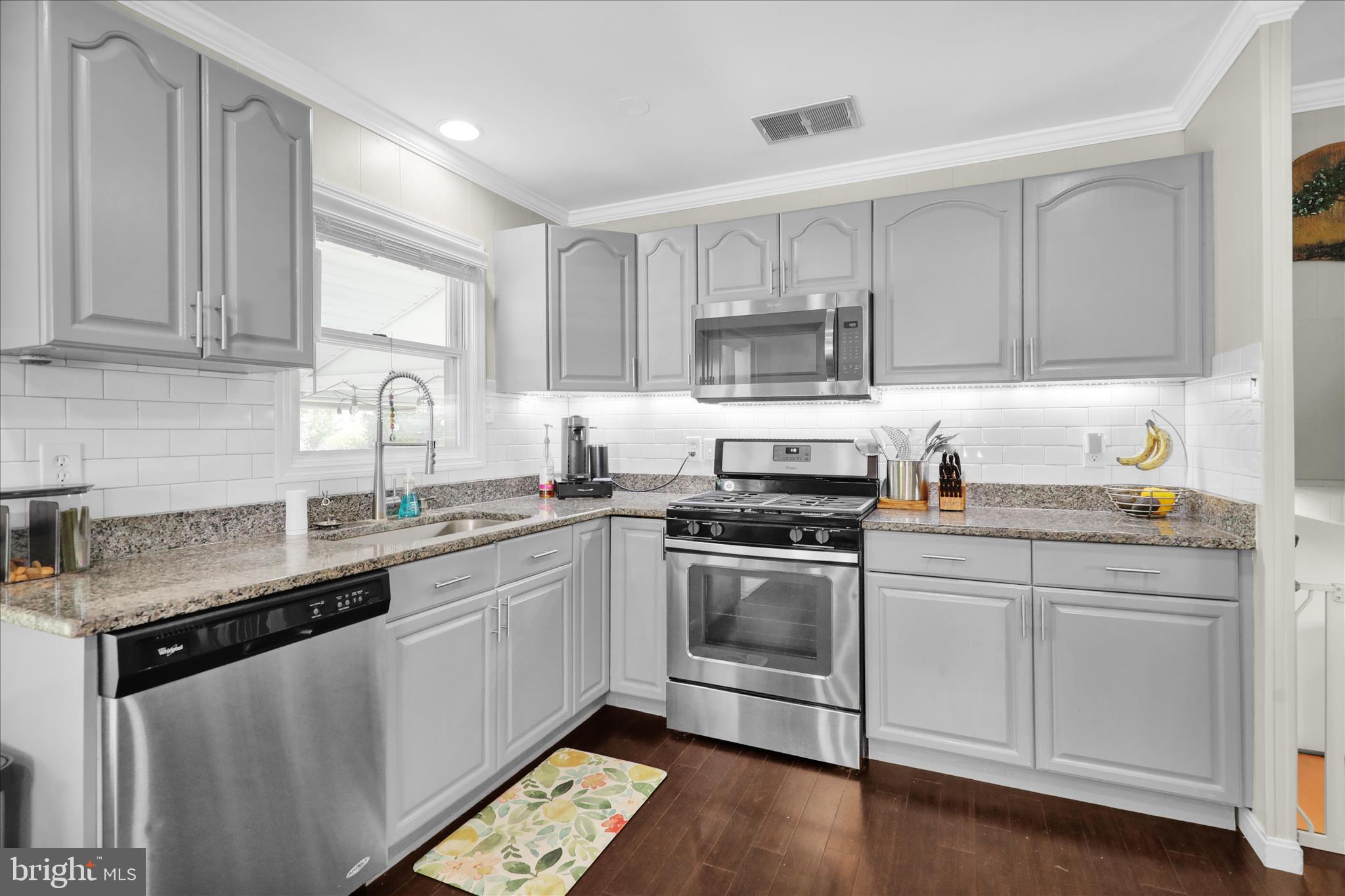108 Center Lane Reading, PA 19606 - Photo 3 of 36 Kitchen