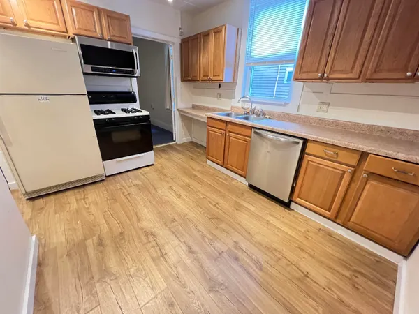 $1,350,000 | 36-48 South Main Street, Lebanon, NH 03784