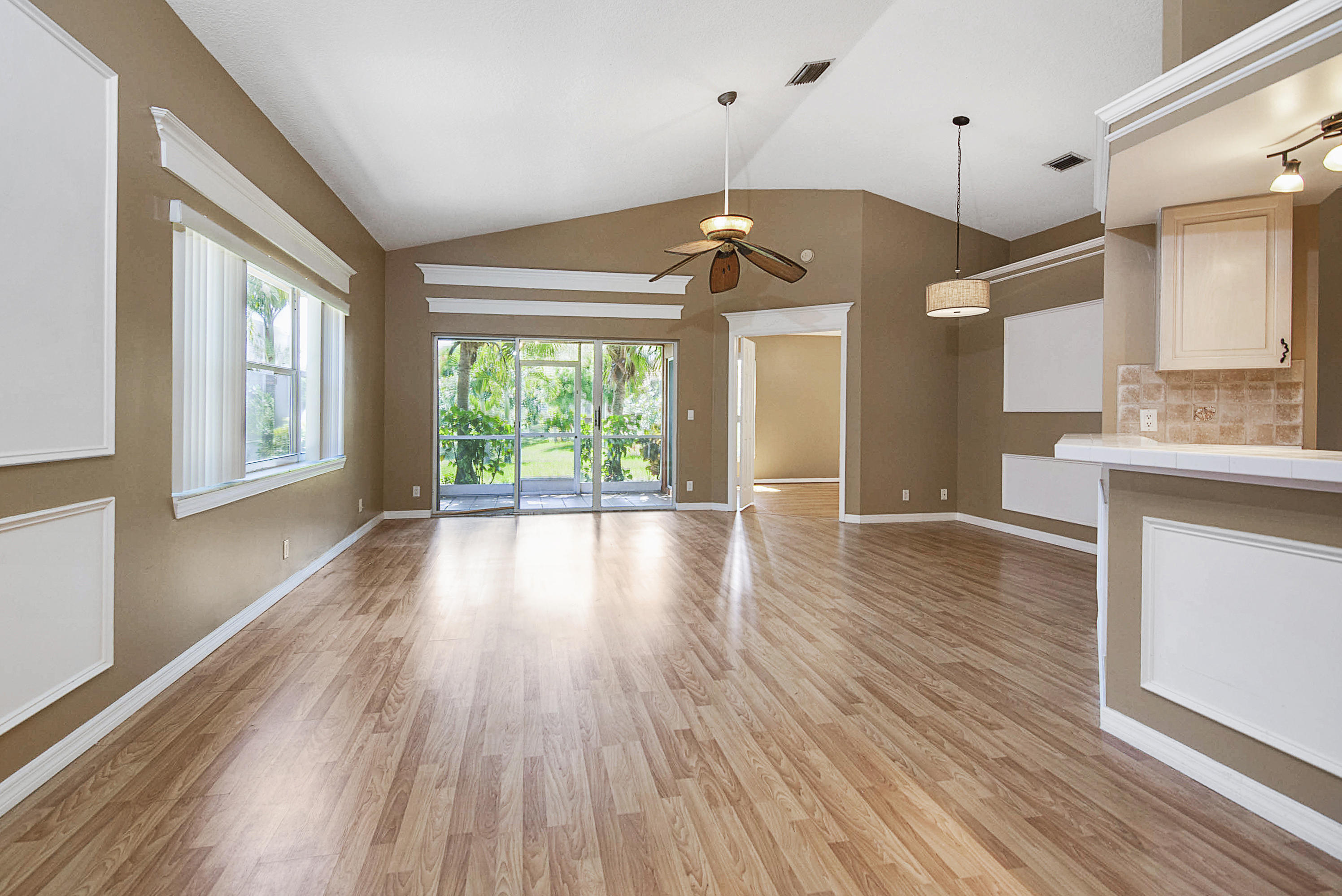 2089 Bonisle Circle Riviera Beach, FL 33418 - Photo 4 of 27 2089 Bonisle_004