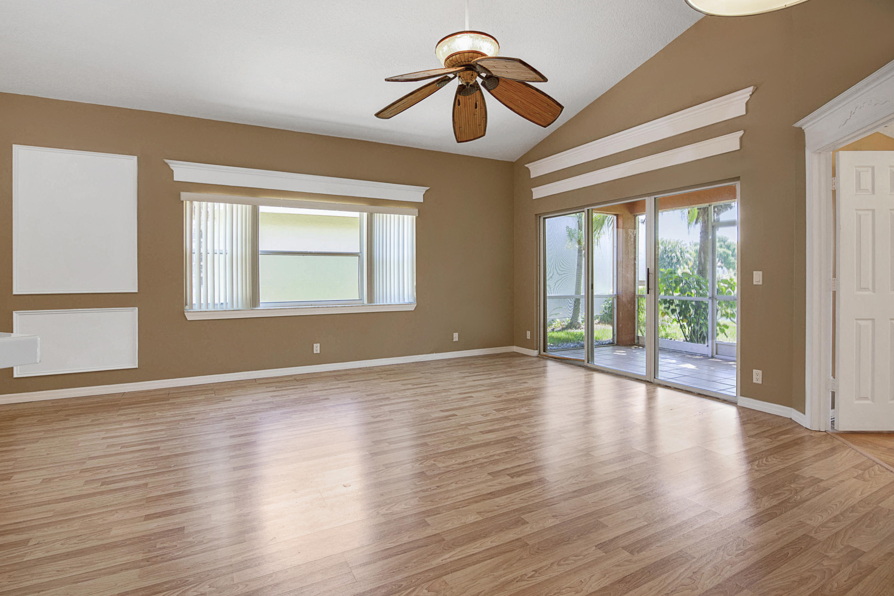 2089 Bonisle Circle Riviera Beach, FL 33418 - Photo 6 of 27 2089 Bonisle_006