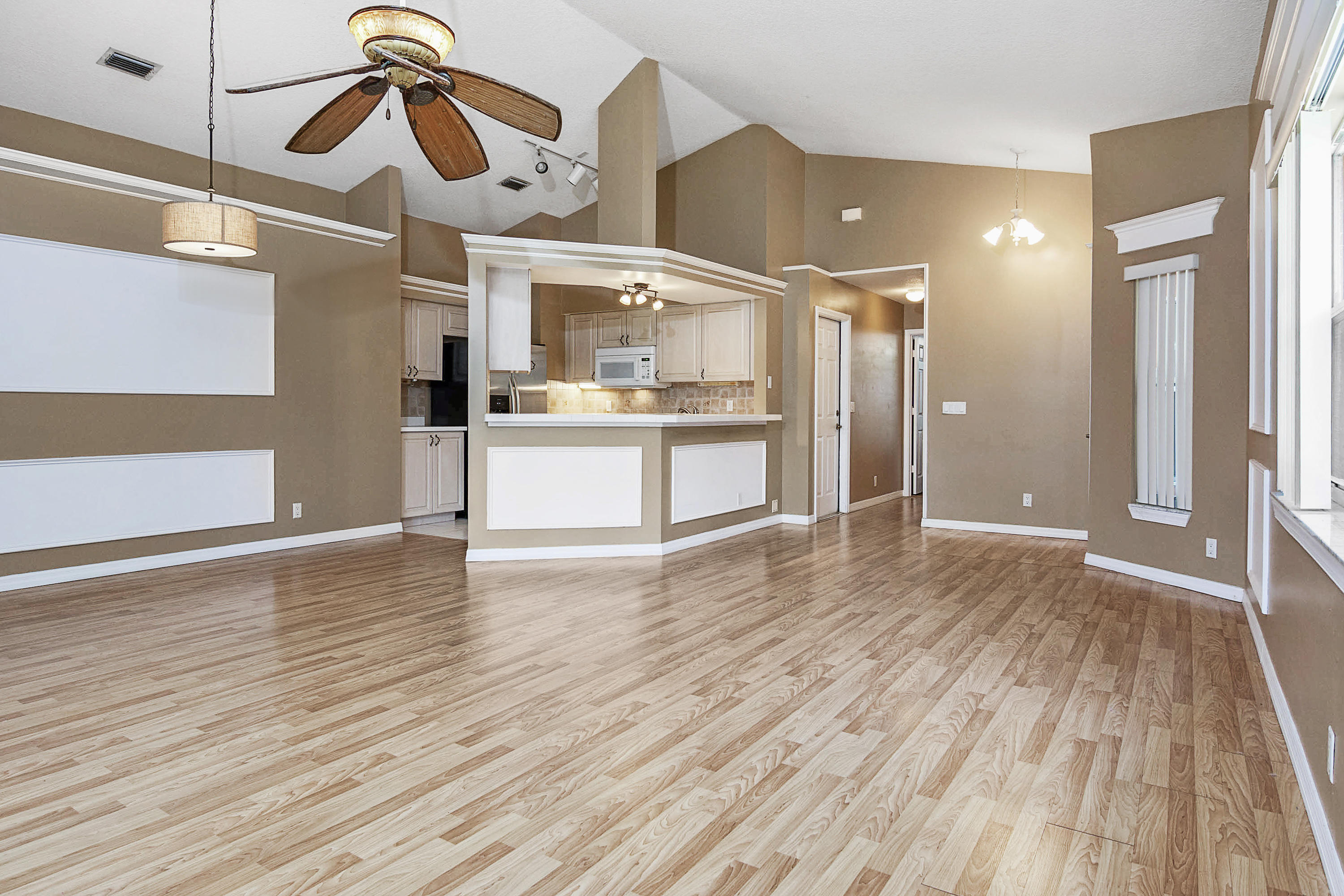 2089 Bonisle Circle Riviera Beach, FL 33418 - Photo 8 of 27 2089 Bonisle_008