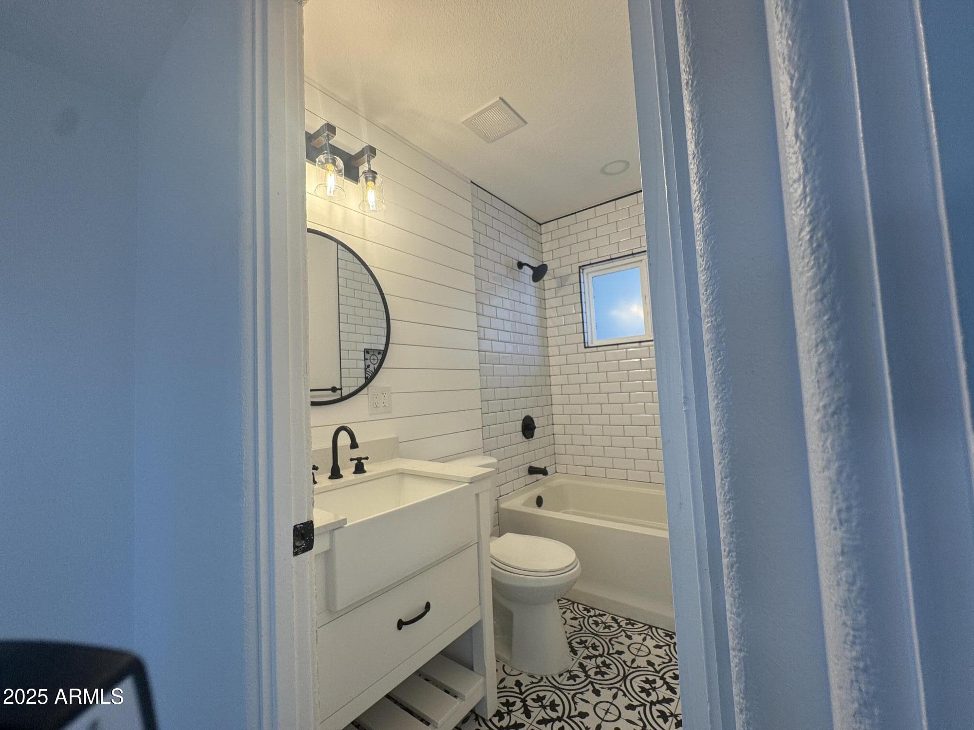 3111 North 34th Street Phoenix, AZ 85018 - Photo 52 of 76 20250802_112732573_0.0