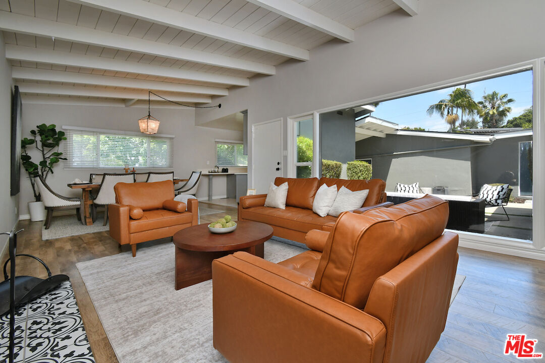 7014 Ramsgate Avenue Los Angeles, CA 90045 - Photo 9 of 41
