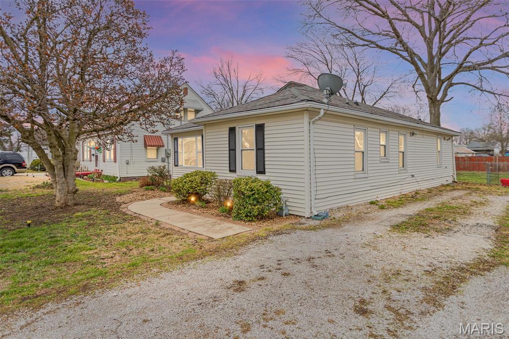 11 East Delmar Avenue Alton, IL 62002 - Photo 3 of 35