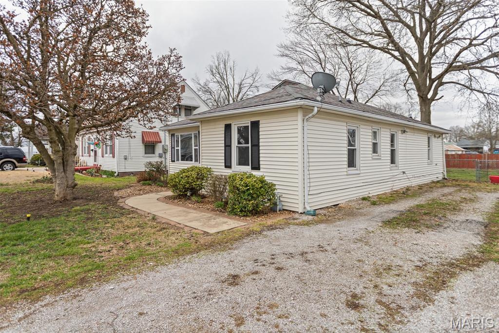 11 East Delmar Avenue Alton, IL 62002 - Photo 4 of 35