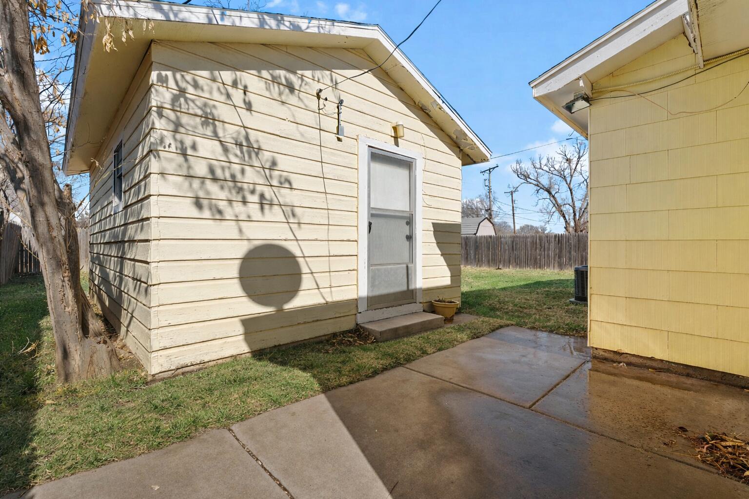 4422 47th Street Lubbock, TX 79414 - Photo 21 of 24 Back Shop