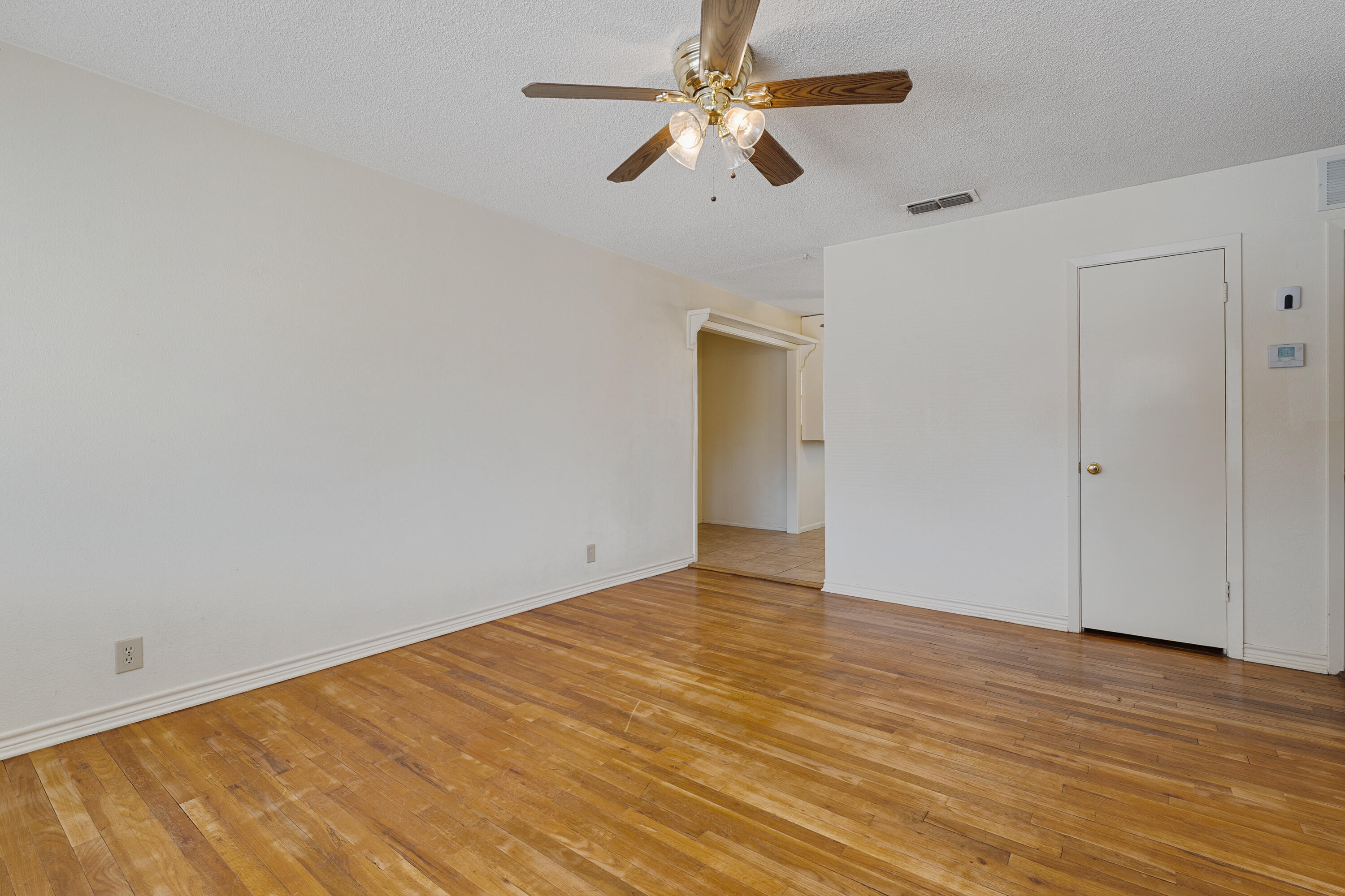 4422 47th Street Lubbock, TX 79414 - Photo 4 of 24 DSC05132