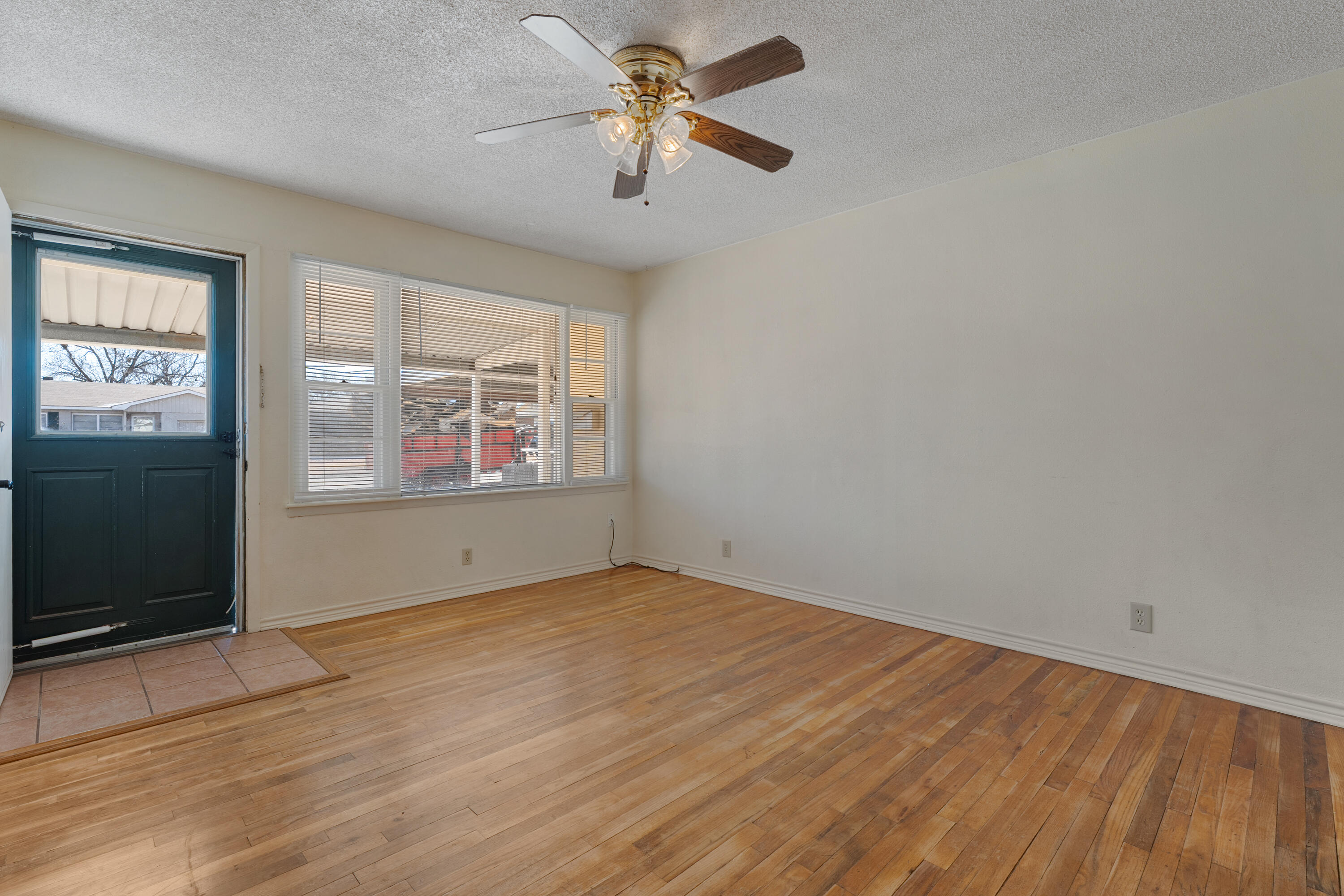 4422 47th Street Lubbock, TX 79414 - Photo 7 of 24 DSC05141