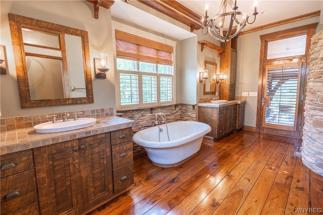 5004 Winding Lane Clarence, NY 14031 - Photo 27 of 50 Primary bathroom