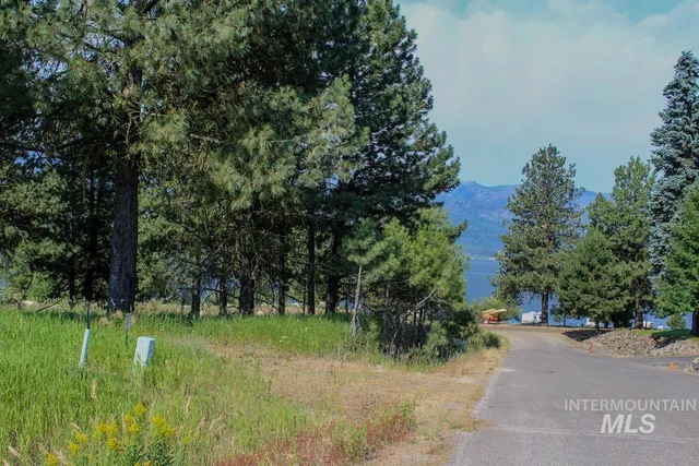 $259,000 | 507 Jeffrey Avenue, Cascade, ID 83611