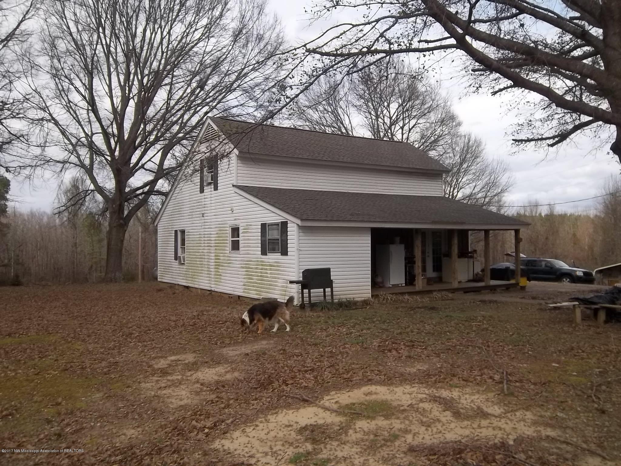 1790 Hogsfoot Road Senatobia, MS 38668 - Photo 1 of 9 100_2976